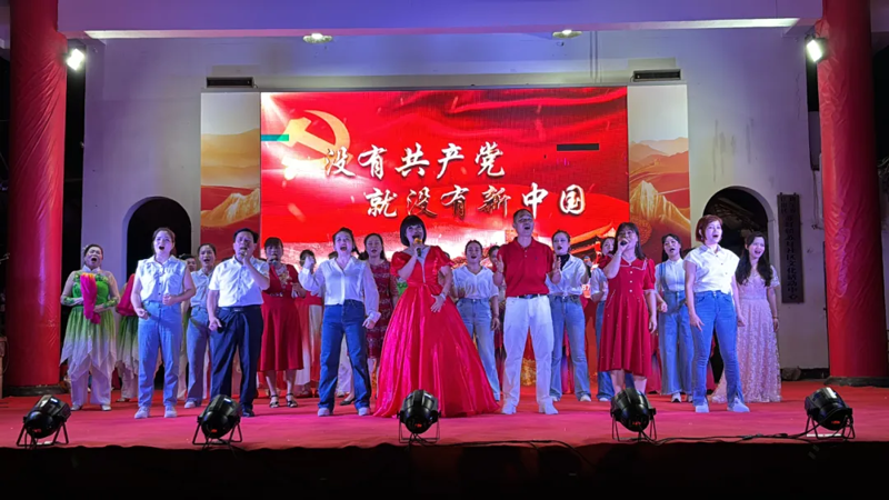 苏圩镇举办声乐公益培训成果展演